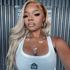 Lily Calvert (@lily_calvert)