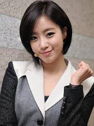 Potongan blunt bob berponi juga blunt bob a la korea juga masih ngehits, lho. Gaya Rambut Pendek Ala Korea Yang Bisa Membuat Penampilan Kamu Lebih Kece Tampil Cantik