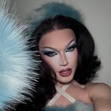 Tara Nova (@itstaranova)