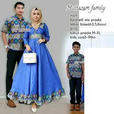 Model baju batik kombinasi gaun polos. 0815 1855 255 Model Baju Batik Kombinasi Sarimbit Keluarga Www Gamischic Com