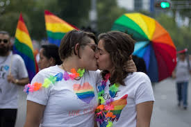 Organizaciones y comités nacionales se han unido al comité nacional de la ciudad de méxico para que, además de la marcha virtual del sábado 26 de junio, se lleven a cabo eventos los días 25, 26 y 27 del mismo mes en méxico. Comunidad Lgbt Queretaro Llevara Demandas A Marcha En La Cdmx 24 Horas