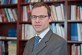 György lászló, a századvég közgazdásza szerint az utóbbi, ami 2010 óta mestertervet követ. Nagy Zoltan Figyelo