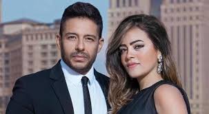 تخوض 8 مواهب عربية، اليوم السبت، منافسات نصف النهائي من الموسم الرابع من برنامج «ذا فويس»، إذ يتأهل منهم أربع مواهب فقط للعرض المباشر الأخير، المقرر له الأسبوع المقبل، والذي يحدد أحلى صوت في العالم العربي لعام 2018، وفي. Ø¨Ø§Ù„ØµÙˆØ± Ù…Ø­Ù…Ø¯ Ø­Ù…Ø§Ù‚ÙŠ Ø¨Ø¸Ù‡ÙˆØ± Ù†Ø§Ø¯Ø± Ù…Ø¹ Ø²ÙˆØ¬ØªÙ‡