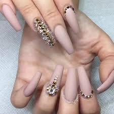 Diseños de uñas de gel y acrílicas. 89 Disenos De Unas Decoradas Con Piedras Muy Elegantes