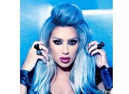 أحدث إطلالات مايا دياب ما رأيكم في صور مايا دياب بالشعر الازرق Arabian Beauty Hair Beauty Beauty