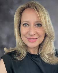 Cindy Mast's Instagram, Twitter & Facebook