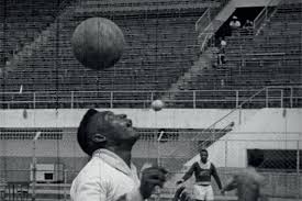 Cách chơi bùng nổ và thiên hướng ghi bàn. The Controversial Life Of Brazilian Football Legend Pele Gq Middle East