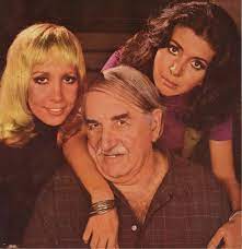 Born in the interior of pernambuco, she was married between 1958 and 1970 to the actor lucio mauro, with whom she has two children: Cavalo De Aco 1973