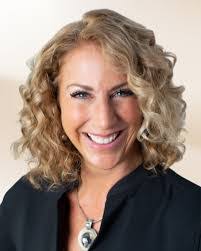 Debora Hess's Instagram, Twitter & Facebook