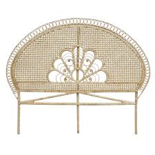 Une tête de lit rembourrée est idéale pour ajouter de la personnalité à votre lit. Tete De Lit Gabriella En Rotin 188cm