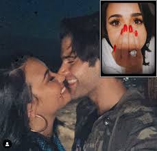We can easily say that demi had music running through her veins since birth. Demi Lovato S Engagement Ring Size Price Shape And More