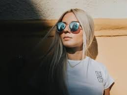 How to bleach your hair: Oils That Are Bad For Your Bleached Blonde Hair Questionocean