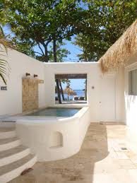 Un Joli Bassin A La Chaux Depaysant In 2020 Small Pool Design Small Backyard Pools Backyard Pool