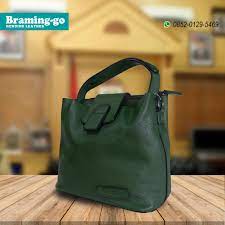 Anda bisa temukan beragam tas wanita import dan tas wanita branded dengan beragam model tas selempang wanita terbaru dan tas ransel wanita terbaru hanya di jaknot. Jual Tas Kulit Asli Di Surabaya Tas Kulit Wanita Motif Tas Kulit Wanita Murah Tas Kulit Wanita Branded Second Tas Tas Kerja Wanita Tas Kulit