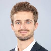 Výkon trestu mu byl přerušen opakovaně. Richard Janousek Director American Express Linkedin