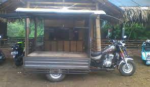 Motor roda tiga biasanya digunakan oleh pedagang sayur, pedagang kebutuhan pokok, atau para penjual alat dan bahan bangunan. Jual Beli Motor Roda Tiga Sejawa Timur Facebook