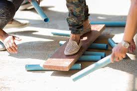 Create a specific project with clear restrictions and a goal. 5 Team Building Games That Teach You Critical Thinking Skills Loquiz