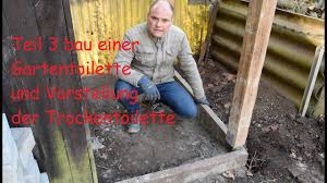 Möchten sie diese erdbeerpyramide selber bauen, schrauben sie zunächst die bretter der basisbox zusammen. Bau Einer Gartentoilette Teil 3 Youtube