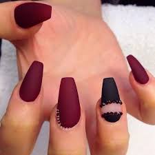 Black and red make for the perfect manicure. Pin On Coffin Nails
