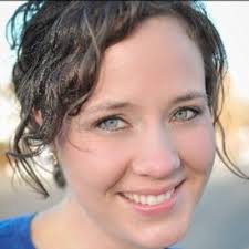 Michelle Packard's Instagram, Twitter & Facebook