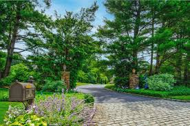 100 Amber Lane, Oyster Bay, NY 11771, Presented by Mandy Laderer, Douglas  Elliman Real Estate. Powered by Russell Pratt Photography