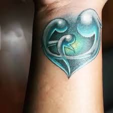 This is such a creative dainty small tattoo design. 225 Heart Tattoos For Those Full Of Life And Love Prochronism