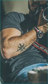 40 Disenos De Tatuajes Pequenos Para Hombres Con Significados Profundos Tatuajeclub Com Catálogo de tatuajes para hombres con significados más solicitados 60 ideas exclusivas de tatuajes de relojes y sus tipos todos estos modelos tatuados son al final una tendencia o un modelo para muchos chicos en la. para hombres con significados profundos