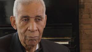 Partially-paralyzed pianist refuses to stop the music