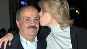 Una coppia solida dopo 26 anni di matrimonio. Maurizio Costanzo Parla Dell Amore Per La De Filippi Voglio Morire