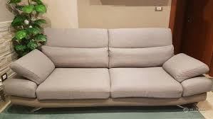 Da oltre 20 anni realizziamo solo divani e poltrone, rigorosamente fatti a mano in italia. Divano 3 Posti Poltrone Sofa A Roma Clasf Casa E Giardino