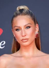 Social Media Influencer Alix Earle Using Her Platform To Help Clear Teacher  Wish Lists