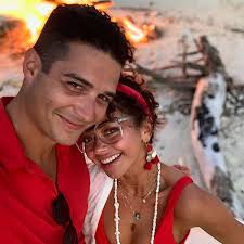 JoJo Fletcher Congratulates Wells Adams