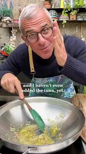 Linguine con il tonno. #maxmariola #cooking #imparacontiktok #learnontiktok  #maxmariolacucinapervoi