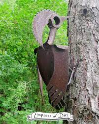 Love This Garden Art Woodpecker Made From Old Metal Parts And Tools Metal Tree Wall Art Metal Garden Art Welding Art