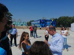 Loading data from server, please wait. Foto Prima ÈcoalÄ ConstruitÄ De La Zero In Doar 3 Luni Se AflÄ In Sectorul 4