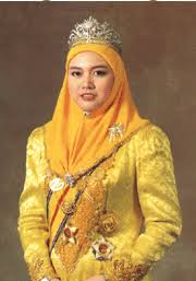 Baginda menerima pendidikan awal di sekolah melayu di pekan dan kemudian di kolej melayu kuala kangsar. Tuanku Siti Aishah Binti Abdul Rahman Wikipedia Bahasa Melayu Ensiklopedia Bebas