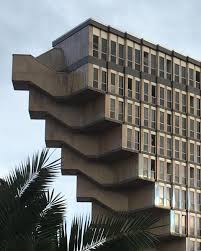 Hotel Du Lac Tunisia Upside Down Pyramid By Raffaele Contigiani 1973 Architecture Exterior Brutalist Architecture Futuristic Architecture