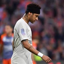 Com eles em campo, os microfones e telões do estádio iam mostrando os escolhidos de. Em 1Âº Jogo Apos Agredir Torcedor Neymar Tem Atuacao Apagada E Psg Leva Virada
