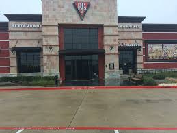 There are two jumps in the graph that represent the hour change for daylight saving time (dst) in round. Family Dining Pizza Bbq Craft Beer Round Rock Tx 78664 Locations Bj S Restaurants And Brewhouse