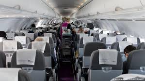 Aircraft can lose cabin pressure either suddenly or slowly over time due to different reasons. Coronavirus And Other Dangers How To Stay Healthy On The Plane Science In Depth Reporting On Science And Technology Dw 20 02 2020