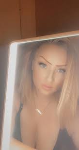 Allie Tipton's Instagram, Twitter & Facebook