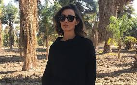 Durante esta jornada, el marido de la actriz javiera díaz de valdés, el crítico literario juan manuel vial, falleció producto de un agresivo cáncer, el cual le fue diagnosticado hace poco tiempo. La Tierna Y Colorida Foto De Javiera Diaz De Valdes Junto A Su Pequena Rosa