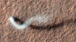Nasa Shows Off The Most Striking Mars Images That You Can Download Slashgear Thousands of images have been beamed back to earth since then, but few are as impressive as this latest batch of pictures. nasa shows off the most striking mars