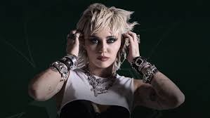 Check out her interview here , and keep an eye out for her issue hitting the stands! Miley Cyrus To Perform During Dick Clark S New Year S Rockin Eve Exclusive Entertainment Tonight
