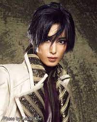月城 かなと kanato tsukishiro 宝塚歌劇公式ホームページ 月城かなと 女の子 ポーズ 宝塚 男役