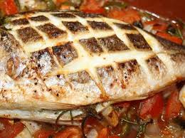 Cuisinez Vos Dorades Grises Au Four Grace A Cette Recette Facile Et Peu Onereuse 25min De Preparation Et En 2020 Dorade Au Four Recette Facile Cuisson Dorade Au Four