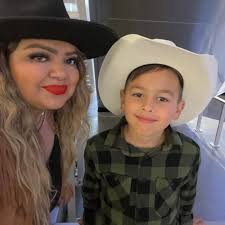 Good morning everyone! Looking for someone that can help me achieve this  cut and style! Let me know your reccomendations. I feel like my current  hair is just blah and I would