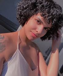 تصدر اسم الناشطة السعودية رهف القنون اليوم الثلاثاء الموافق الخامس عشر من شهر يونيو الجاري، تريند محرك البحث الشهير جوجل، وبعض مواقع التواصل الاجتماعي وذلك بعد نشرها صور جديدة لها عبر حسابها الرسمي والخاص على موقع تبادل الصور والفيديوهات القصيرة انستجرام وهي. Ø´Ø§Ù‡Ø¯ ÙƒØ§Ø±Ø«Ø© Ø¬Ø¯ÙŠØ¯Ø© ØªÙ‡Ø¯Ø¯ Ø±Ù‡Ù Ø§Ù„Ù‚Ù†ÙˆÙ† ÙˆØ³Ø¨Ø¨ ØºØ§Ù…Ø¶ ÙˆØ±Ø§Ø¡ Ø·Ù„Ø§Ù‚Ù‡Ø§ Ø§Ù„ÙˆÙØ¯