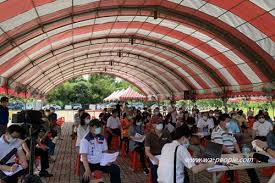 腾讯地图开放平台为各类应用厂商和开发者提供基于腾讯地图的地理位置服务和解决方案；有针对web应用的javascript api, 适合手机端native app的各种sdk, webservice接口和各类地图api等。 腾讯位置服务利用市场资源，联合合作伙伴推广合作项目，拓展产品市场. 2