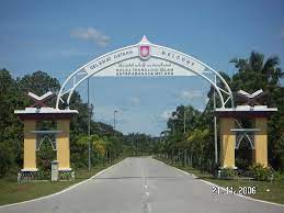 Pintu gerbang in a sentence and translation of pintu gerbang in english dictionary with audio pronunciation by dictionarist.com. File Pintu Gerbang Ktiam Jpg Wikipedia